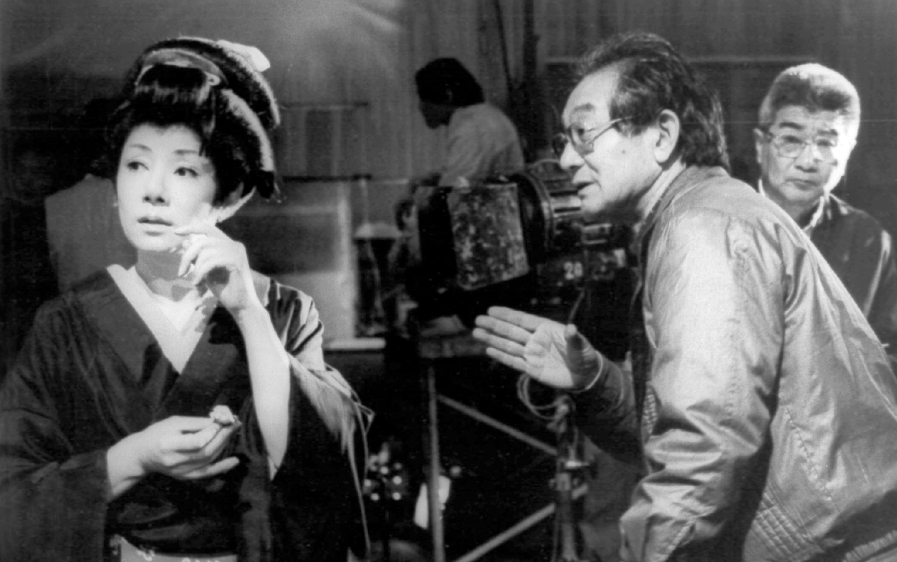 映画『ねずみ小僧怪盗伝』(84)撮影風景　左から小川真由美、野村芳太郎、川又 昻